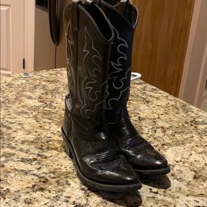 I am selling this old west because they dint fit